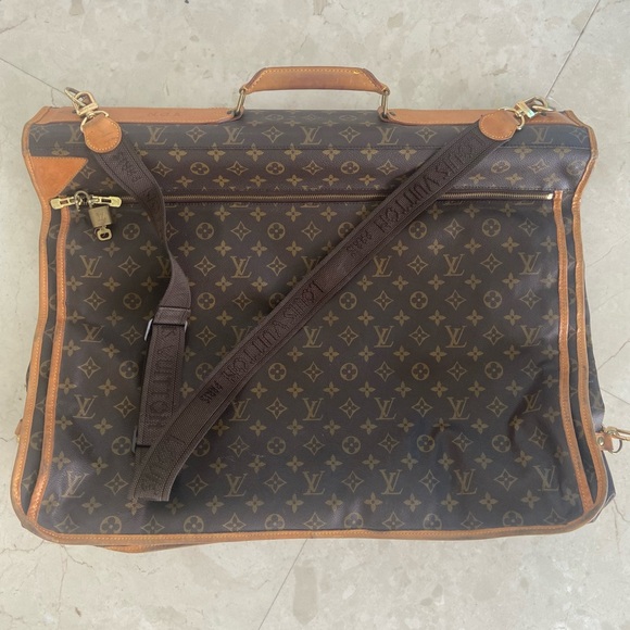 LOUIS VUITTON Vintage Garment Bag with 2 Hangers and Locks and Key - Picture 6 of 15